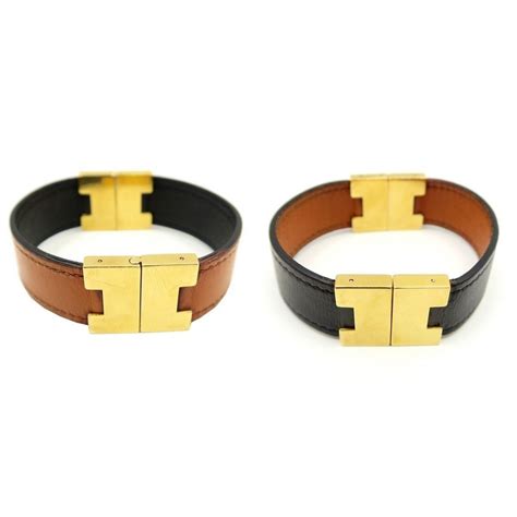 bracelet manchette cuir hermes|bracelet Hermes cuir reversible.